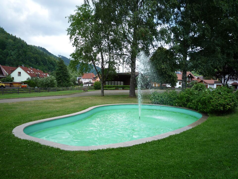Datei:Calmbach-Park.jpg