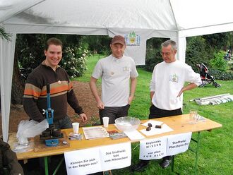 Pfenz infostand 1-mai-2009.jpg
