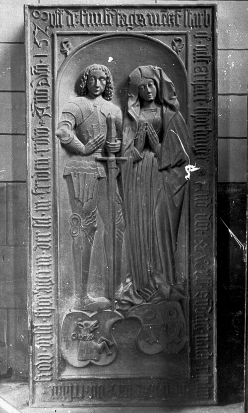 Datei:Schloßkirche, Grabdenkmal für Erhart Thorlinger (gest. 5.3.1528) sowie Ursula Thorlinger (gest. 1479).jpg