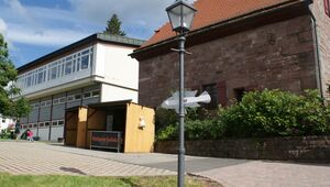Schule und Bürgertreff Dobel.jpg