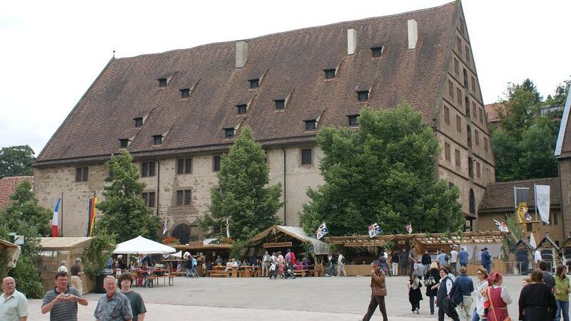 Datei:Festhalle beim KlosterfestJPG.jpg