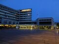 Neues Rathaus und Marktplatz abends, 2026
