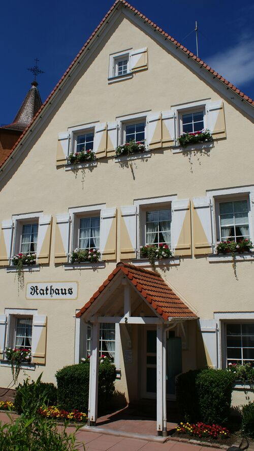 Datei:Rathaus Dobel hoch.jpg