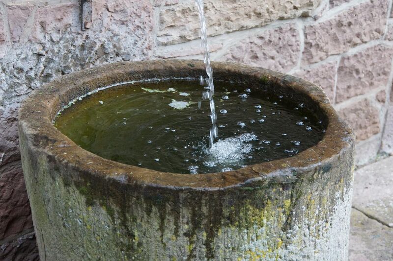 Datei:GHV Schaf-Brunnen3.jpg