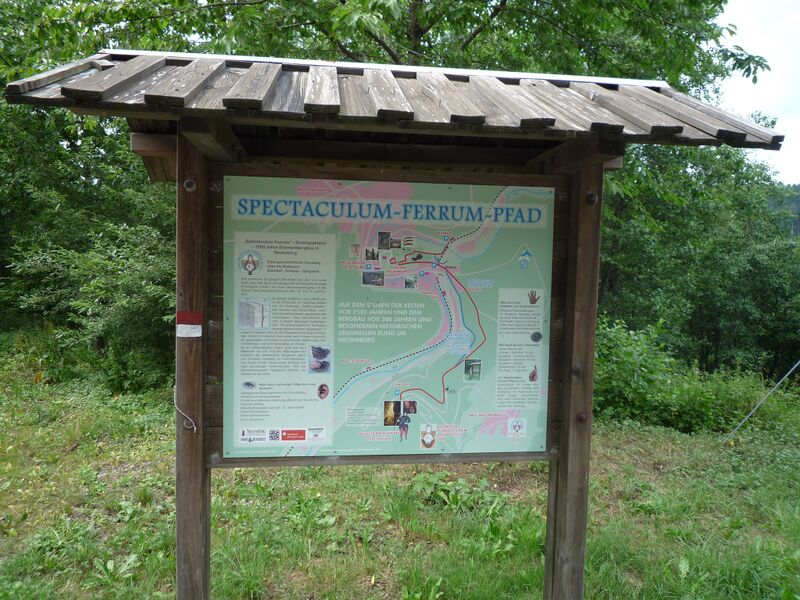 Datei:Neuenbürg-Spectaculum-Ferrum-Pfad-Schild2.jpg
