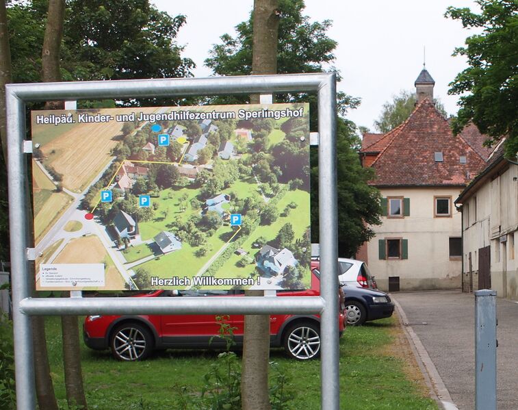 Datei:Sperlingshof Tafel.jpg