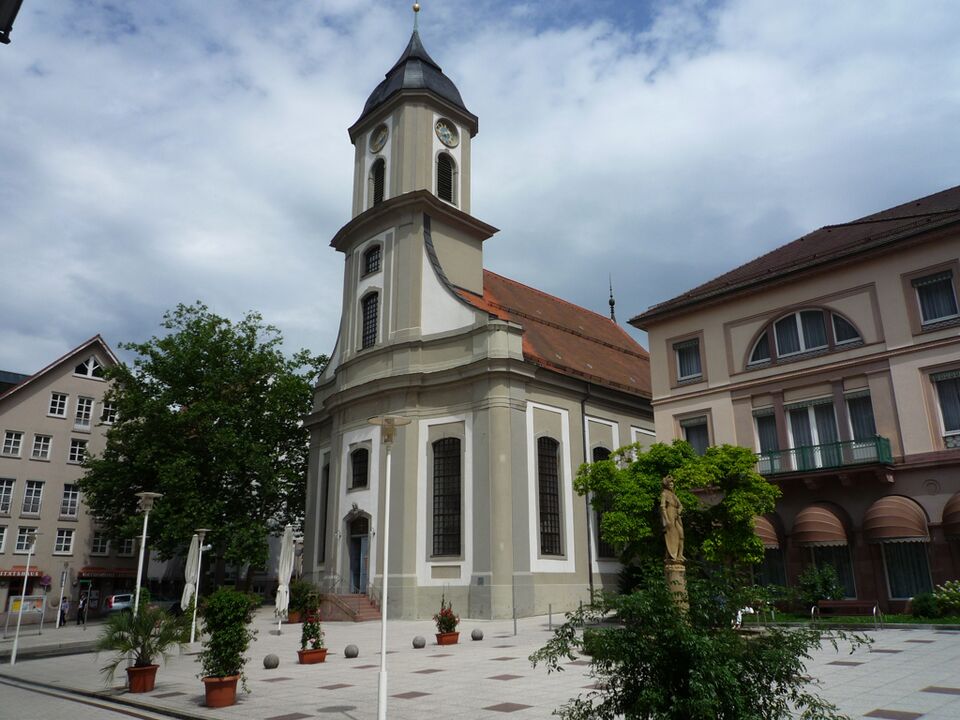 Datei:Bad-Wildbad-ev-Kirche.jpg