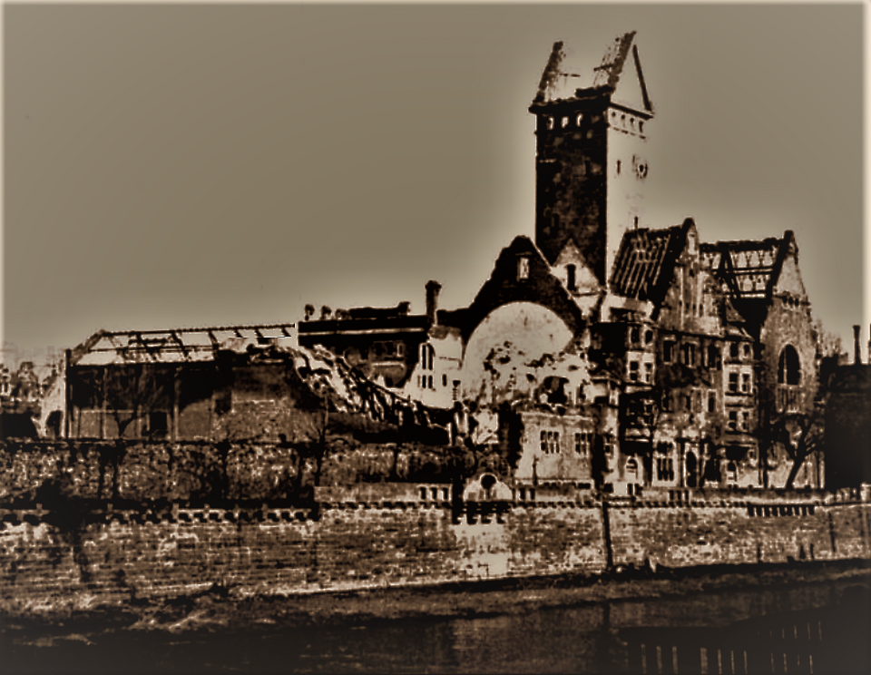 Datei:Ruine des Alten Emma-Jaeger-Bades in Pforzheim, Entwurf Stadtbaumeister Alfred Roepert aus Pforzheim, erbaut 1909–1911, zerstört 1945 (a).png