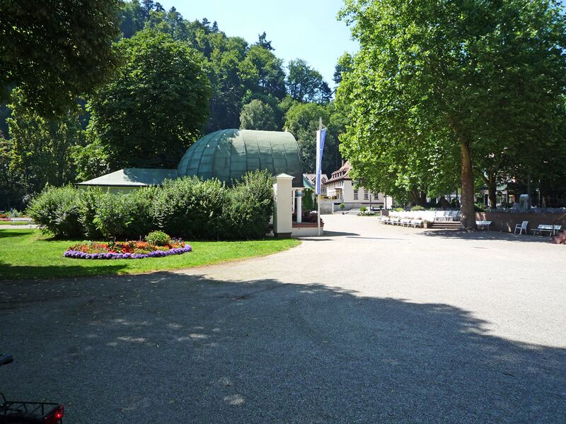 Datei:Bad-Liebenzell-Kurpark-Konzertmuschel.jpg