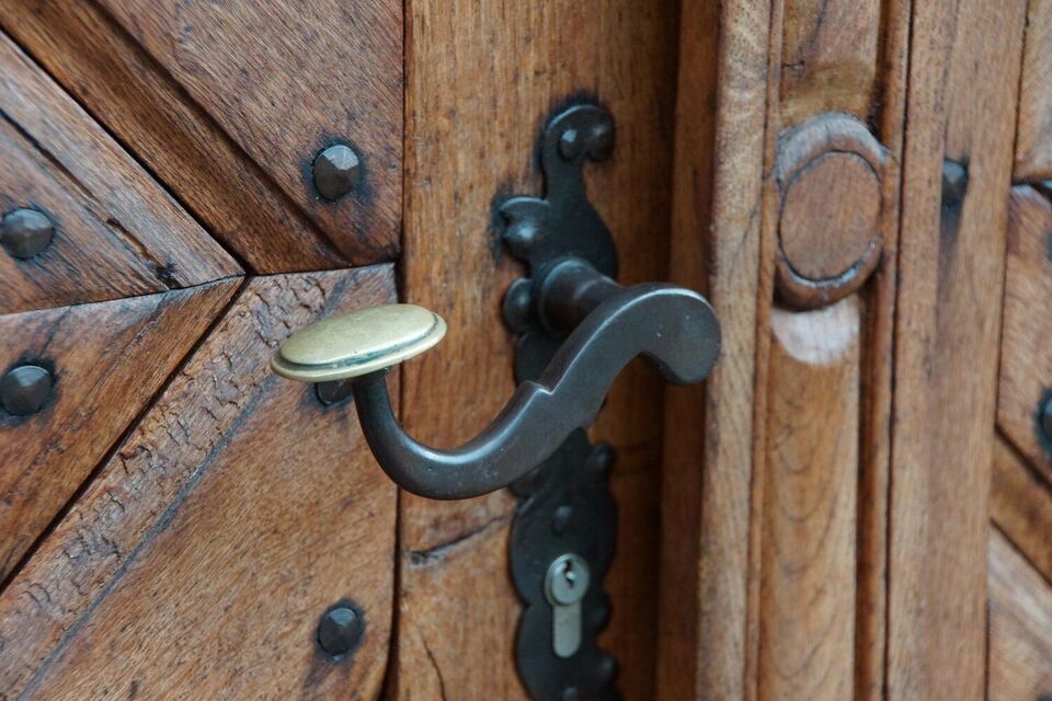 Datei:GHV Schaf-Türdetail3.jpg