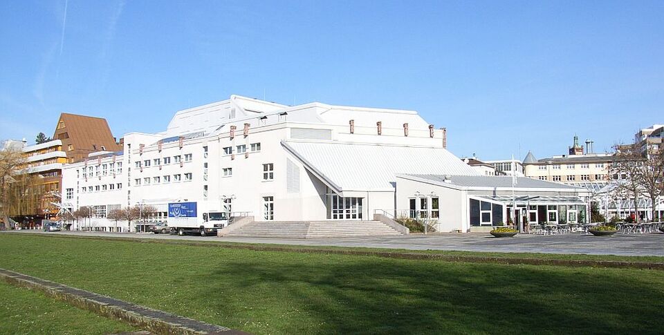 Datei:Stadttheater PF von SE.jpg
