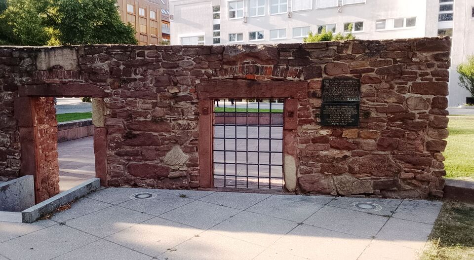 Datei:PF Südmauer (1).jpeg