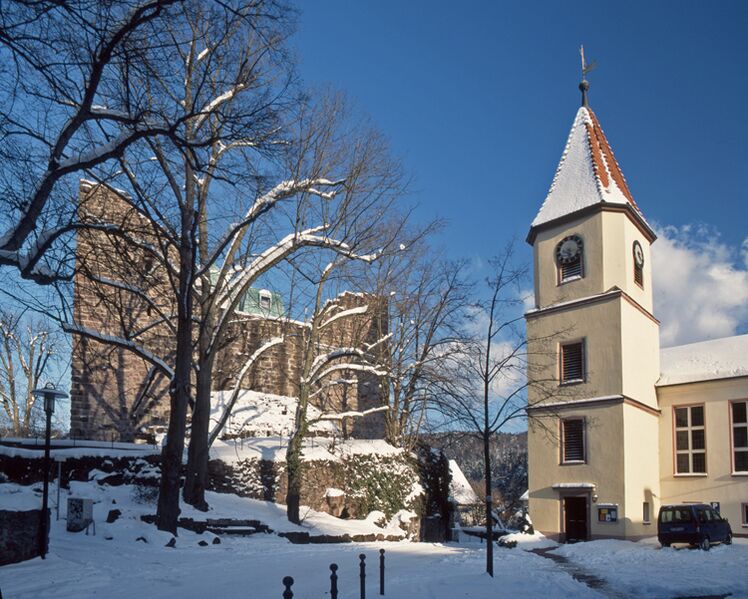 Datei:Rabeneck und Kirche.jpg