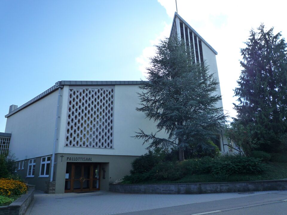 Datei:Steinegg-Maria-Koenigin-Kirche.jpg