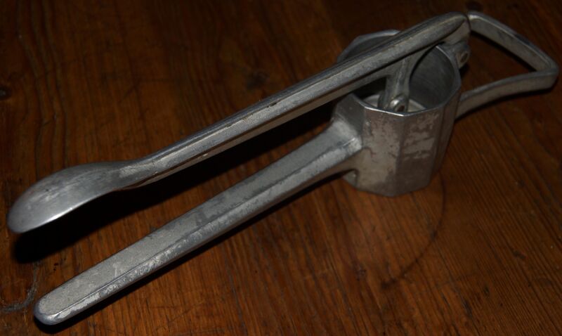 Datei:GHV Spaetzlepresse.JPG