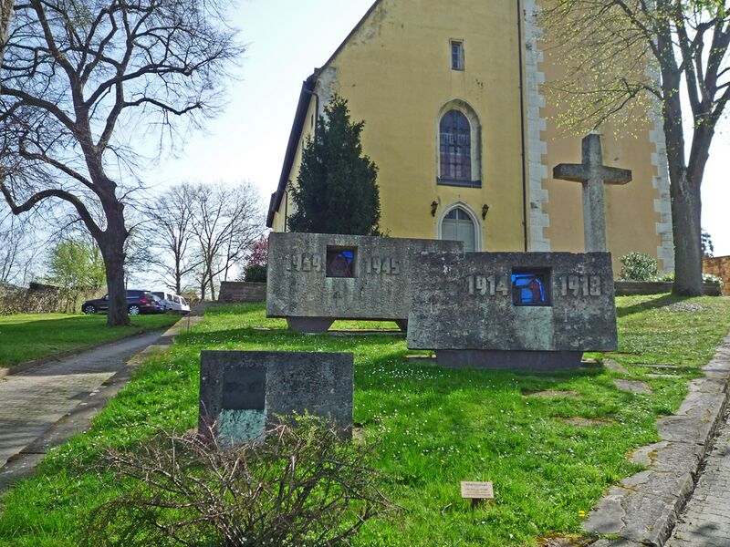 Datei:Koenigsbach-mahnmal.jpg