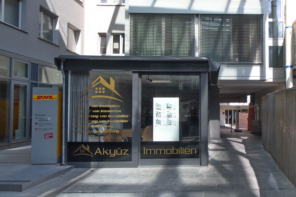 Datei:Leopoldpassage Akyüz Immobilien 2026-06.jpg
