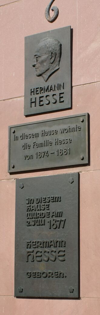 Schilder am Hesse-Geburtshaus.jpg