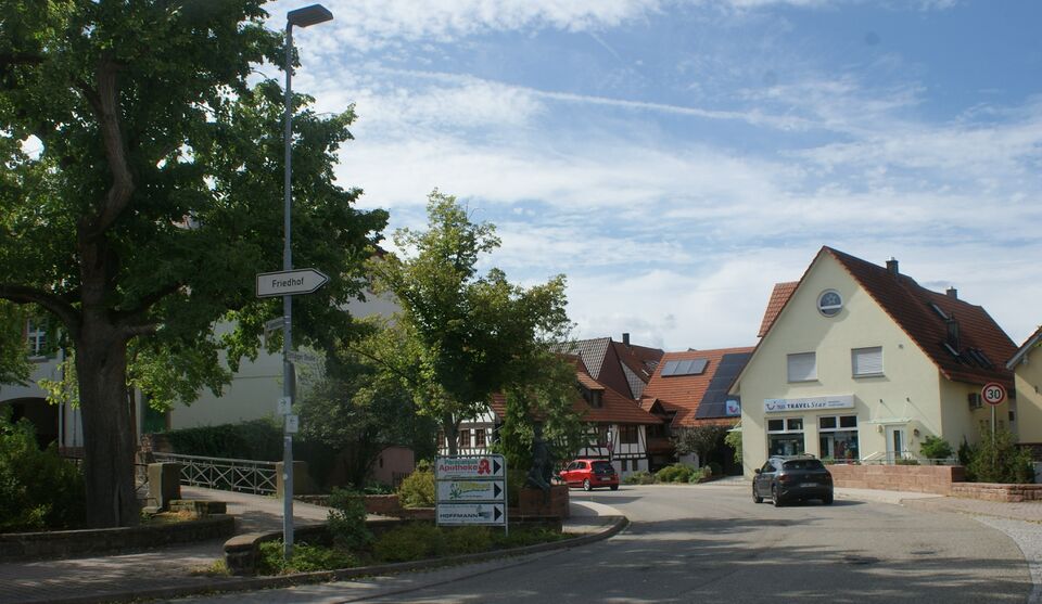 Datei:Straße in Ellmendingen.JPG