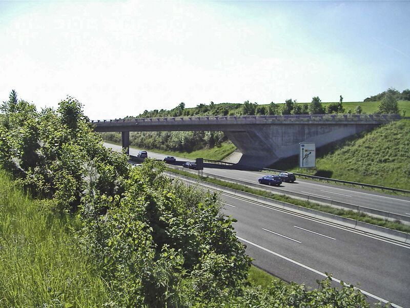 Datei:BrueckeKieselbronnerStrasse.jpg
