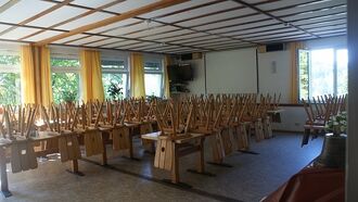 Aschenhütte Saal.jpg