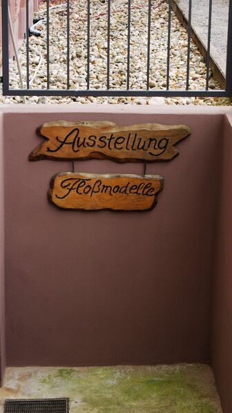 Datei:Eingang zum Flößermuseum.JPG
