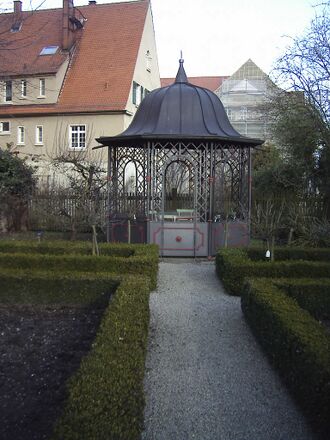 Kräutergarten Pavillon.jpg