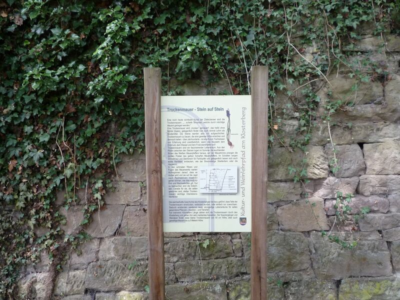 Datei:Maulbronn-Info-Trockenmauer.jpg