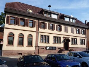 Oeschelbronn-Rathaus.jpg