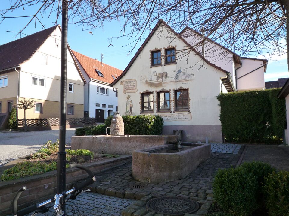 Datei:Neubaerental-Brunnen-Feuerwehr-.jpg