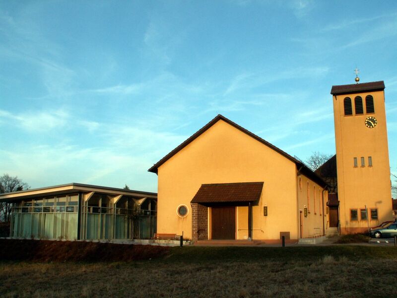 Datei:2008 Kath Kirche Hohenwart.jpg