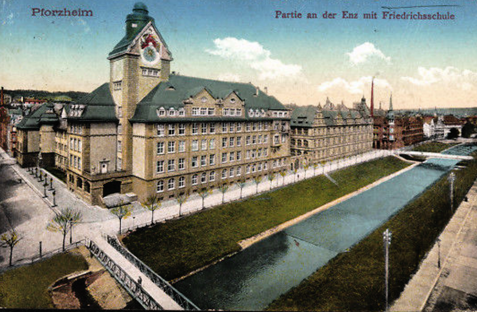 Datei:Pforzheim, Oberrealschule (Friedrichschule), eingeweiht am 28. 7. 1911, Entwurf Stadtbaumeister Alfred Roepert.png