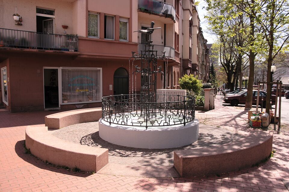 Datei:Vogelbrunnen.jpg