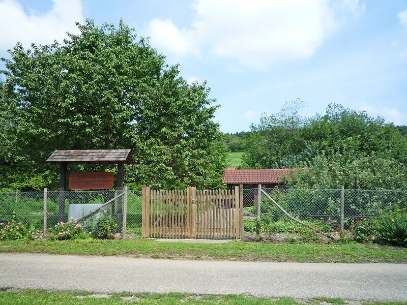 Datei:Ostelsheim-Schaugarten.jpg