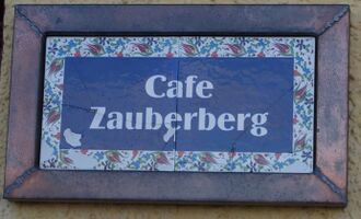 Schild Café Zauberberg.jpg