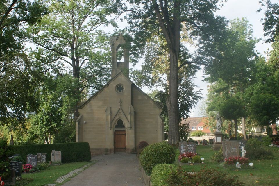 Datei:Friedhdkapelle Vaihingen.jpg