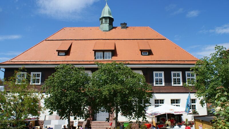 Datei:Rathaus Dobel.jpg