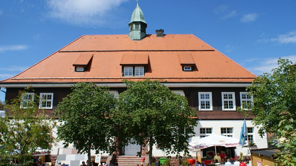 Datei:Rathaus Dobel.jpg