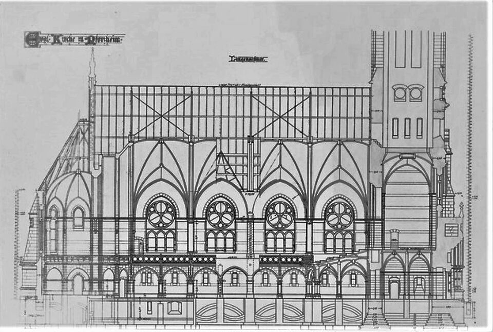 Datei:Evangelische Stadtkirche Pforzheim (1899-1962), Längsschnitt, Entwurf Carl Voß (1850 -1937).jpg