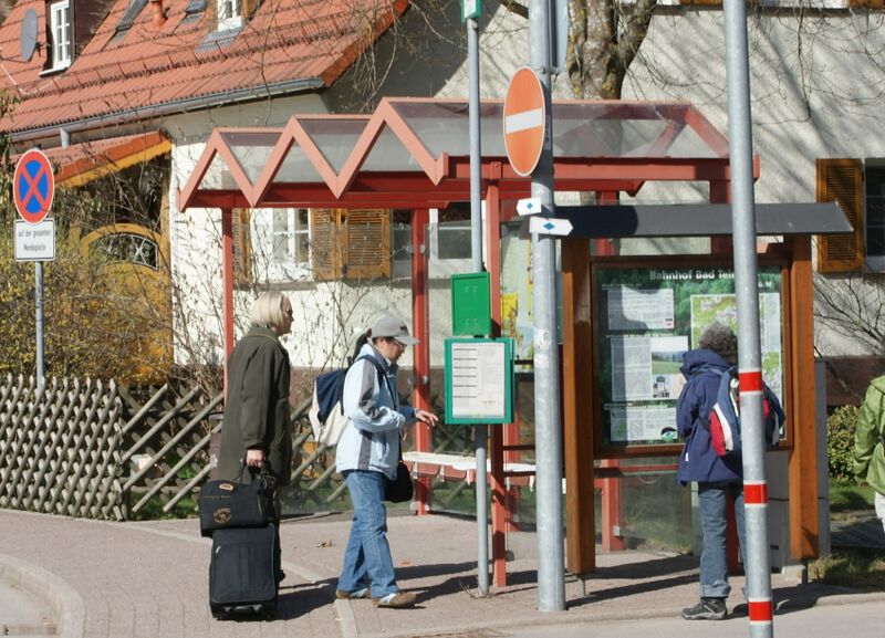 Datei:Haltestelle Bahnhof Bad Teinach.jpg