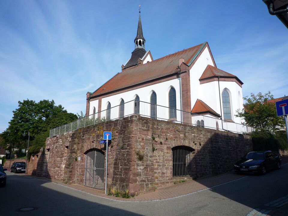 Datei:Oeschelbronn-Gaden-Kirche.jpg