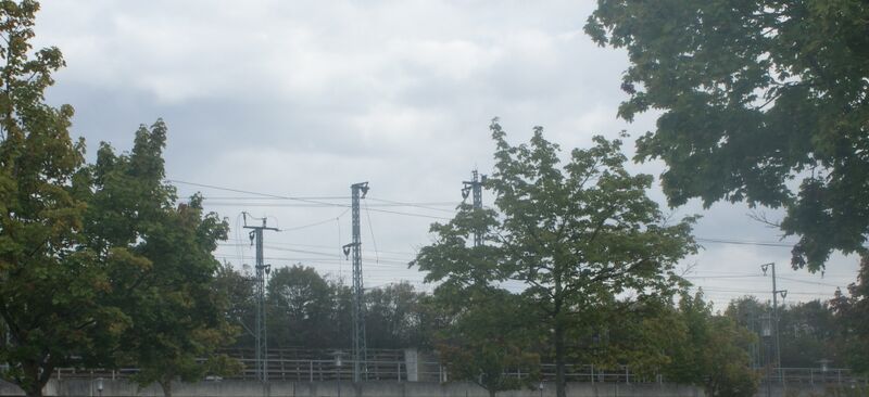Datei:Schnellbahnlinie beim Bahnhof Vaihingen.JPG