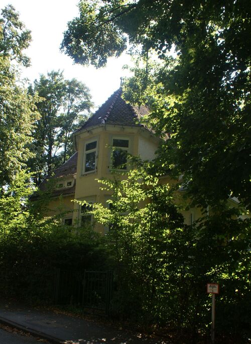 Datei:Villa Schwester klein.jpg