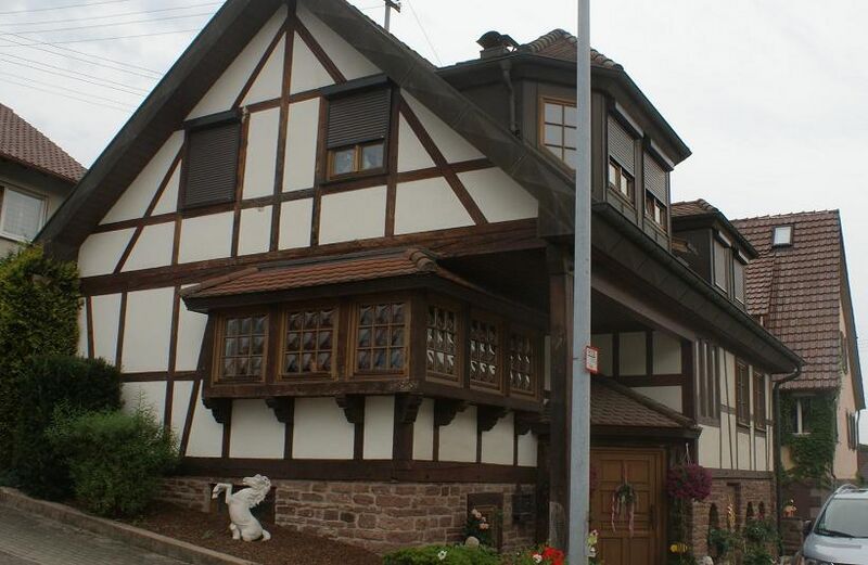 Datei:Haus Ittersbacher Straße.JPG