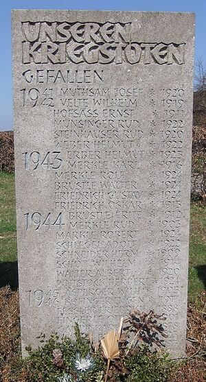 Gefallenendenkmal Schmie Detail 3.JPG