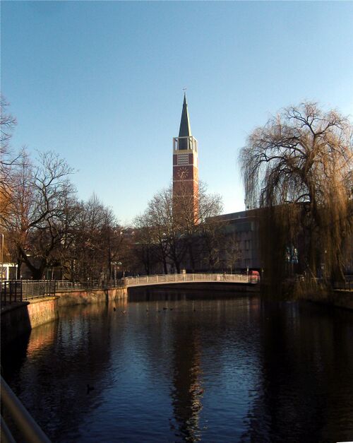 Datei:Goldschmiedesteg mit Stadtkirche (3).JPG