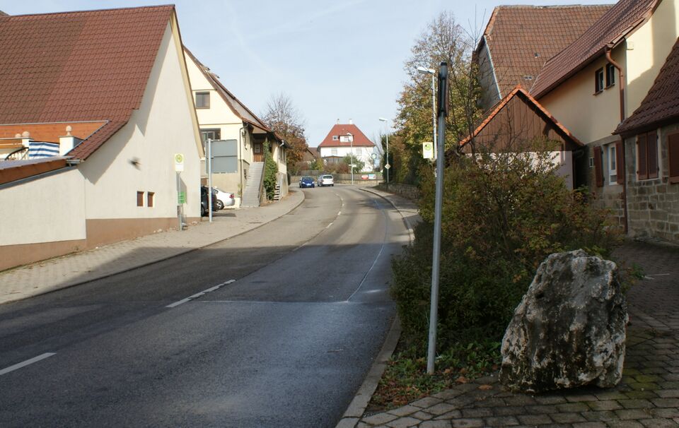 Datei:Hindenburgstraße zum Ortsteilende erl.jpg
