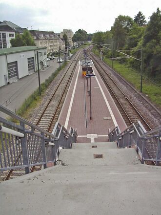 Baumannbrücke-Bahnsteig.jpg