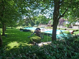 Knittlingen-Schwimmbad.jpg