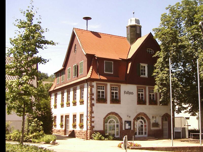 Datei:Arnbach-Rathaus.jpg